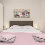 2 Bedroom Gorgeous In Prázdninový dům *