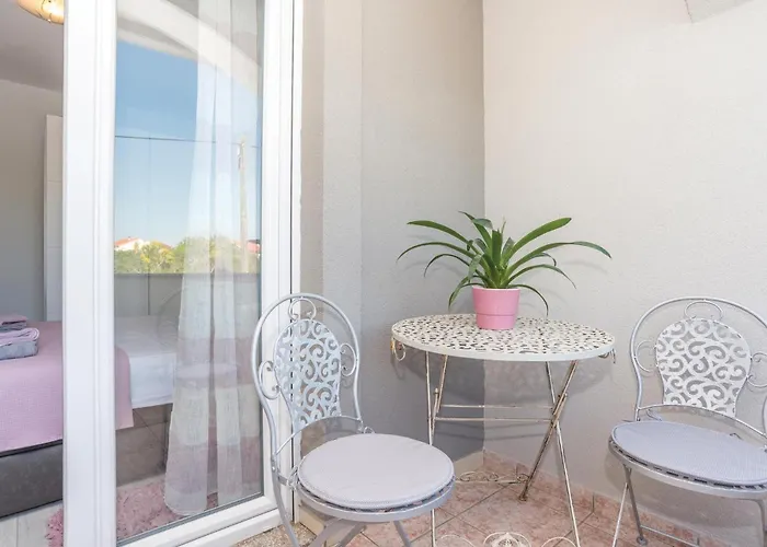 2 Bedroom Gorgeous In * Задар